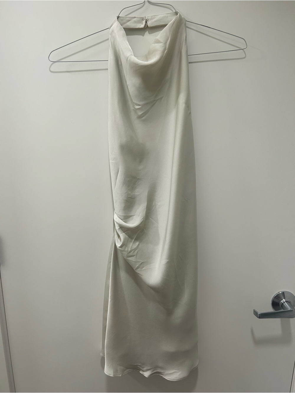 NWT Aritzia Babaton Audience Satin Mini Dress Matte Pearl Size 4 - Picture 3 of 6